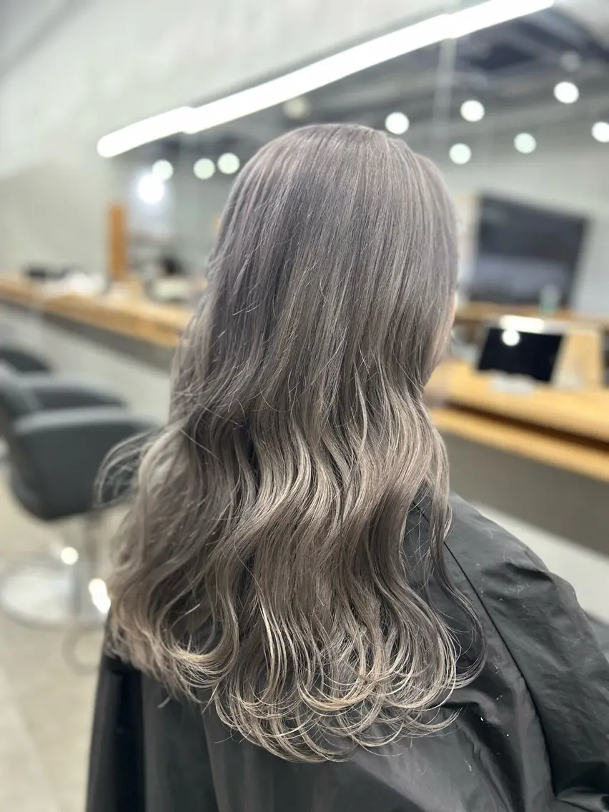 ロング N/デザインカラー 🌿ナギのヘアスタイル