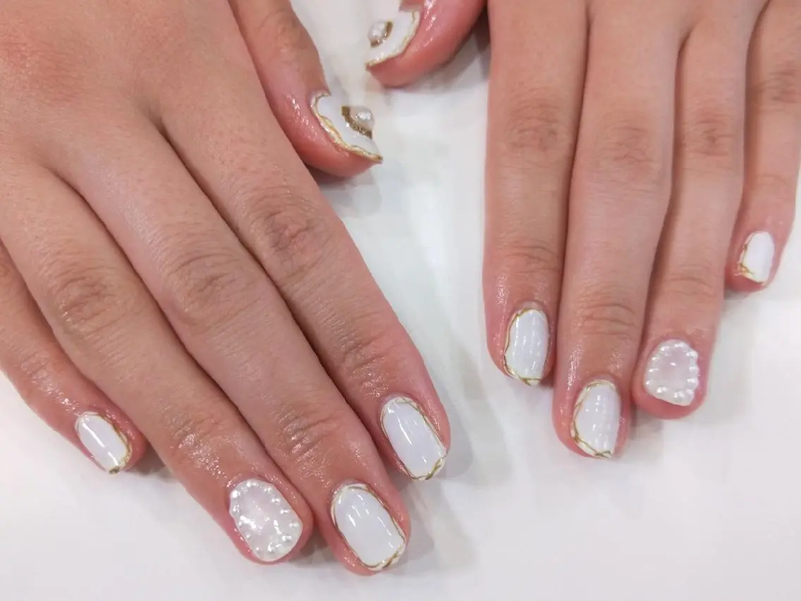 ネイル はばすみれ🎀ﾈｲﾙ 光ﾌｪｲｼｬﾙ ﾍｱのネイルデザイン
