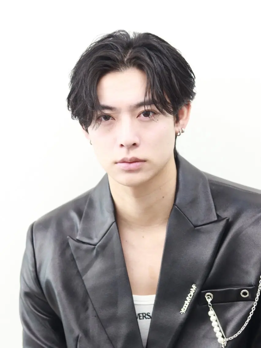 メンズ センターパート メンズ韓国風 ✨🔥✨️メンズカラ ー得化REON✨🔥のヘアスタイル