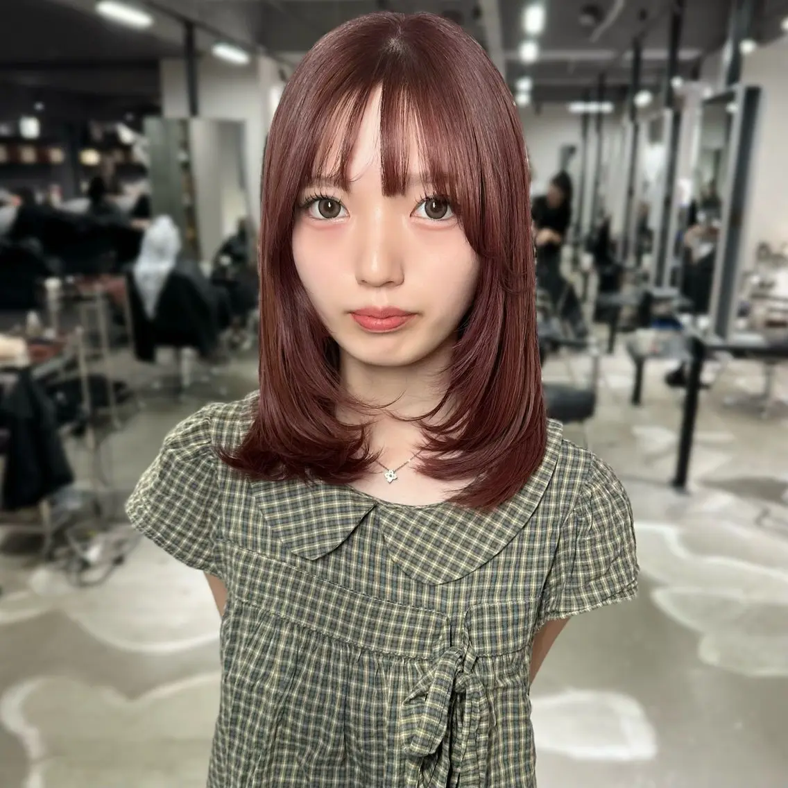 ミディアム くびれヘア 顔まわりレイヤー 顔周りカット 韓国風ヘア くびれレイヤー カット ヘアカラー トリートメント 心斎橋 韓国レイヤ ー指名No.1renのヘアスタイル