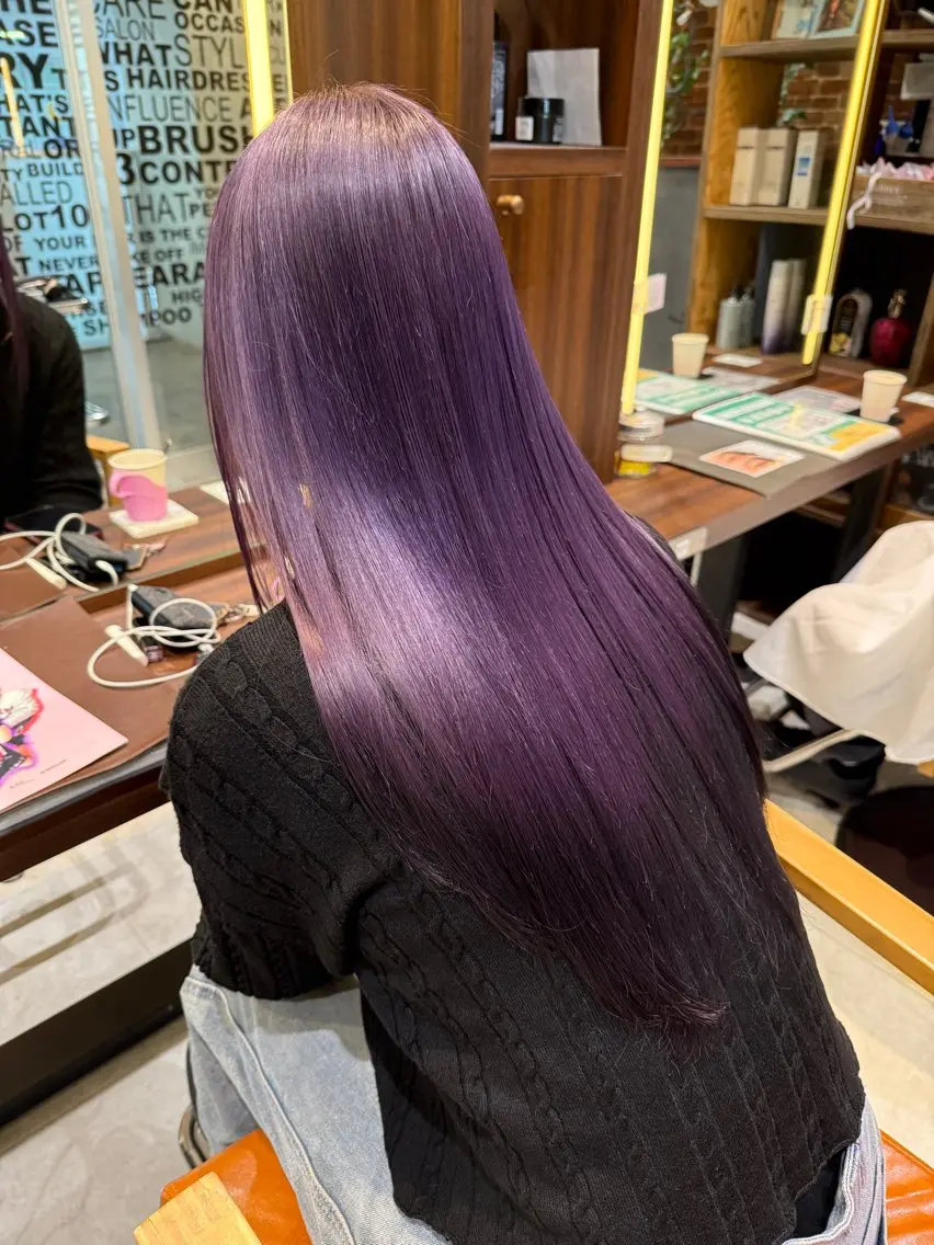 ロング カラー デザインカラー ハイトーンカラー パープルカラー ロング カット ヘアカラー トリートメント カットカラーモデル /募集中🩵かれんのヘアスタイル