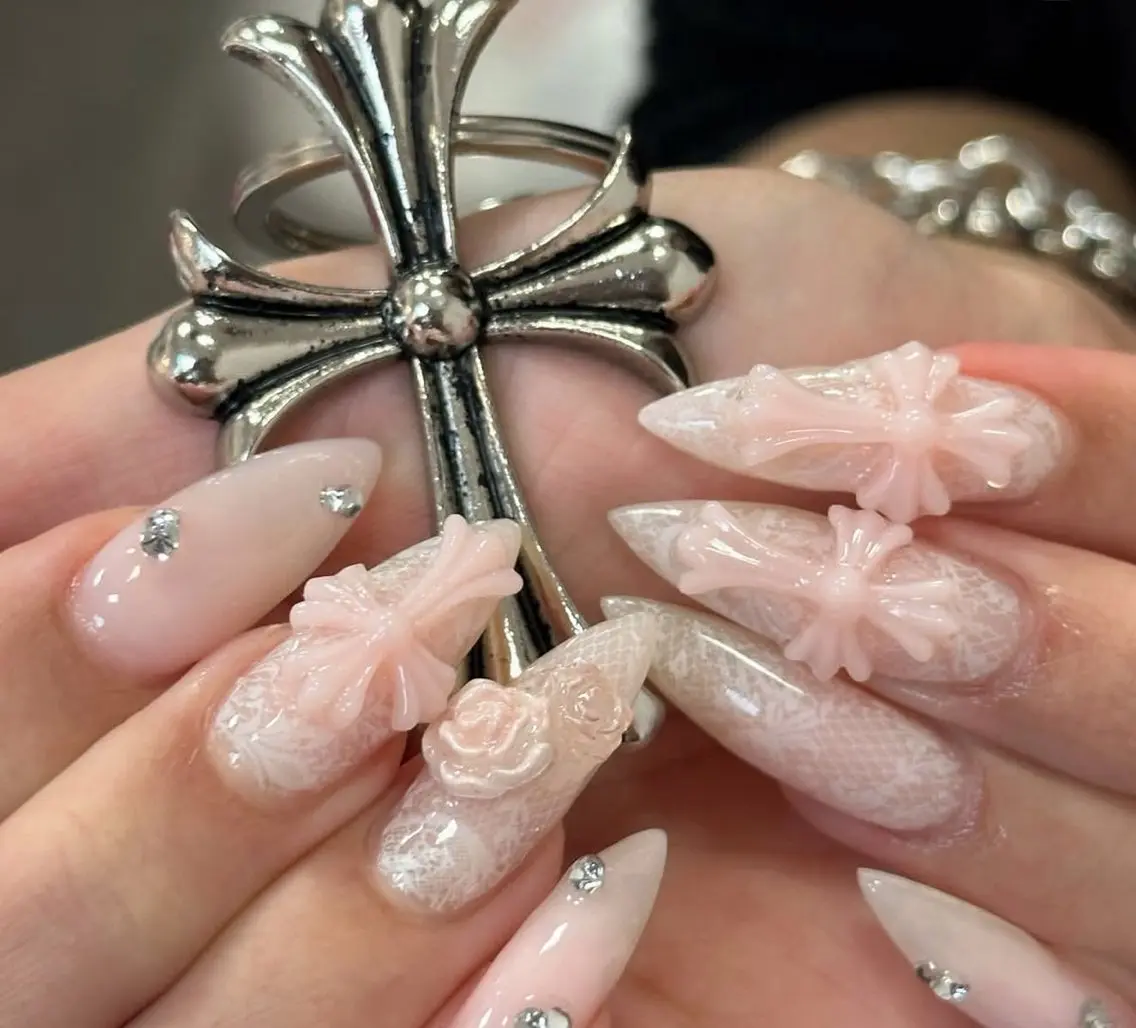 ネイル フレンチネイル ジェルネイル 韓国ネイル マグネットネイル 持ち込み ハンドネイル Royal nail_Mimiのネイルデザイン