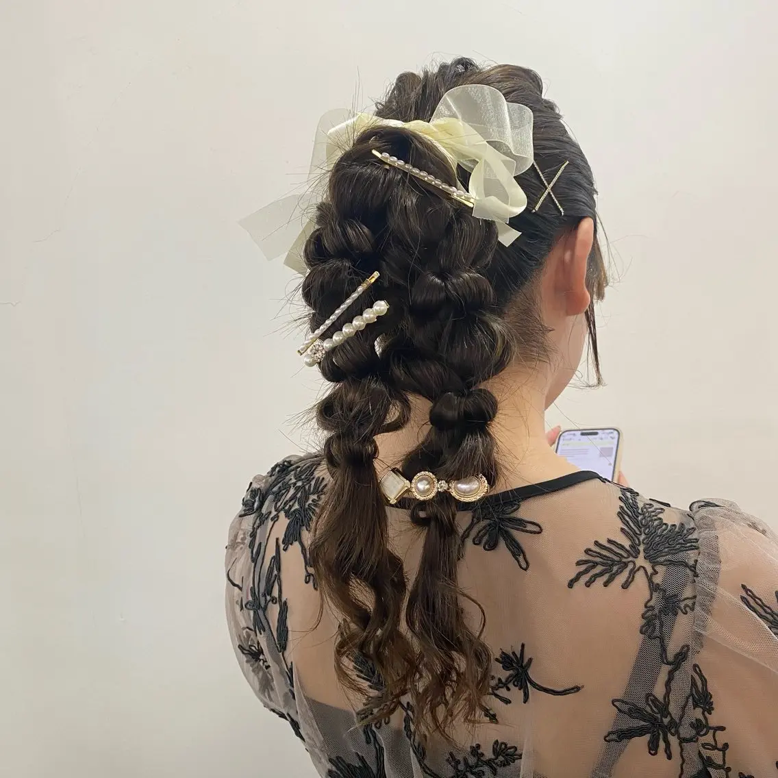 ロング ヘアアレンジ ポニーテール 髪飾り ヘアセット Kazaoka Saraのヘアスタイル