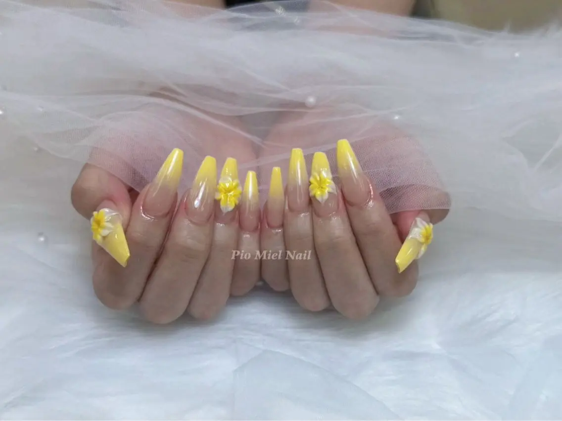 ネイル ハンドネイル HANA 長さだしのネイルデザイン