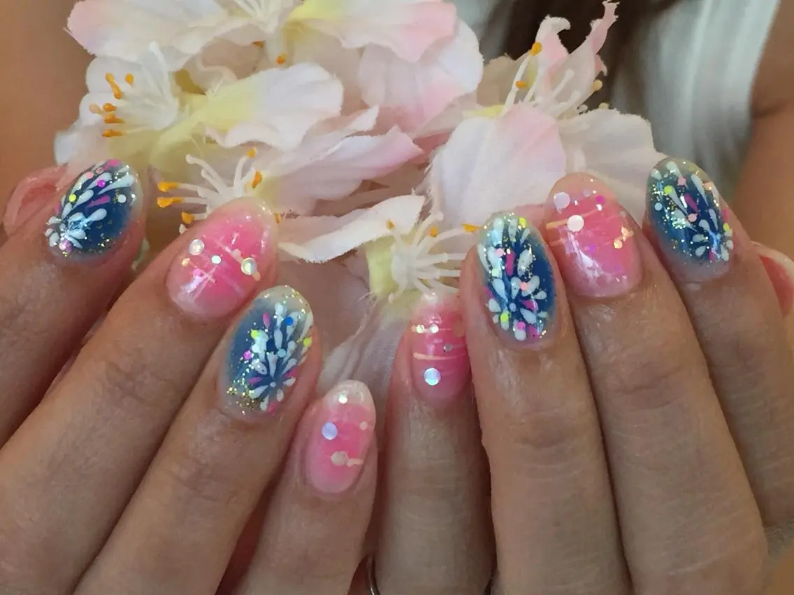 ショート SINCERELY シンシアリー🌈のネイルデザイン