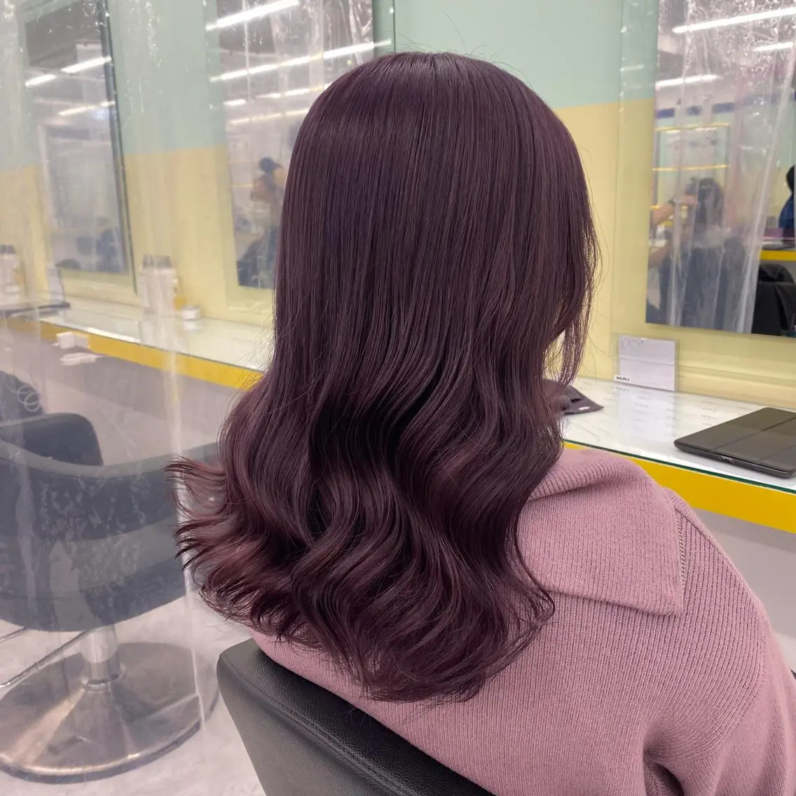 セミロング カラー ヘアアレンジ ヘアカラー トリートメント mai🍑暖色カラー /レイヤー💖のヘアスタイル