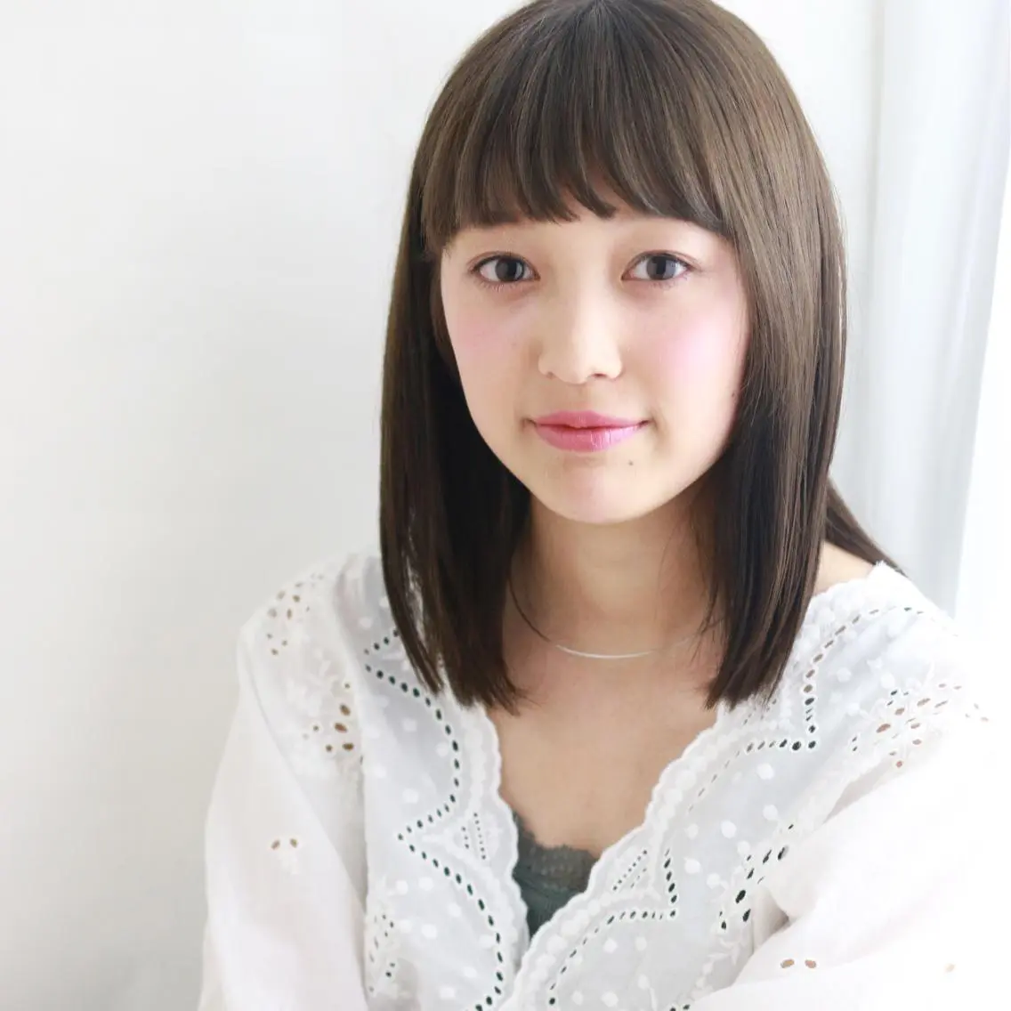 ミディアム カット 縮毛矯正 齋藤 咲のヘアスタイル
