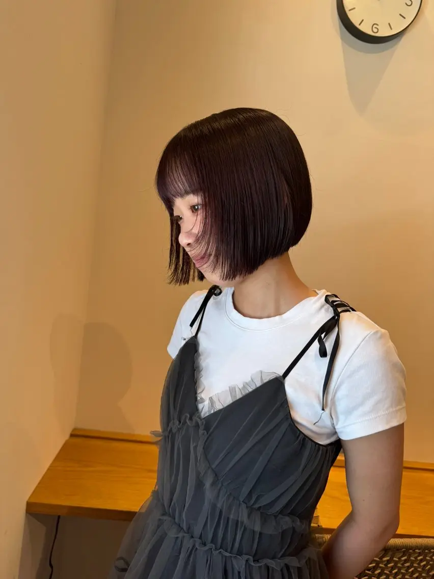 ショート カラー ブラウンカラー レッドカラー レッドブラウン 顔まわりレイヤー レイヤーカット カット ヘアカラー トリートメント ENIF 大島 芽生のヘアスタイル