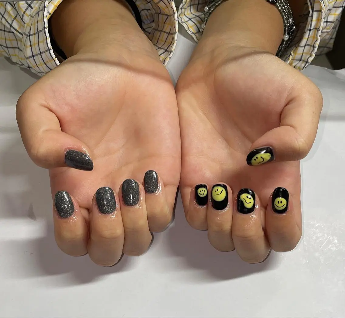 ネイル ハンドネイル VIERU 🌈🎀💖のネイルデザイン