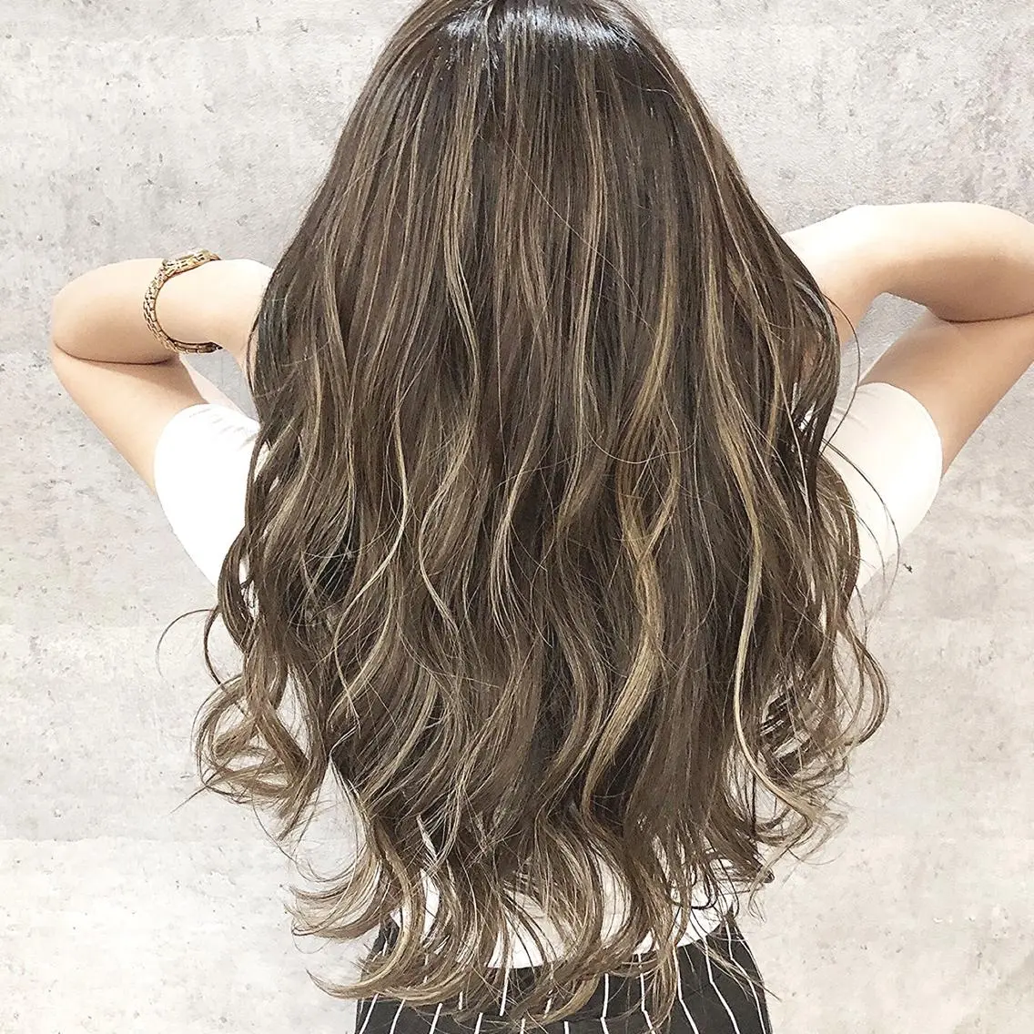ロング カラー ハイライトカラー ハイライト ✨MiL✨ ✨心斎橋✨のヘアスタイル