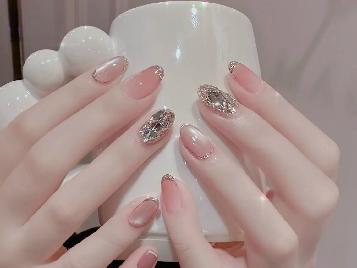 メンズ ネイル メンズ韓国風 オーロラネイル チークネイル 長さ出し フレンチネイル ハンドネイル NEW NAIL 池袋🔥🧲のネイルデザイン