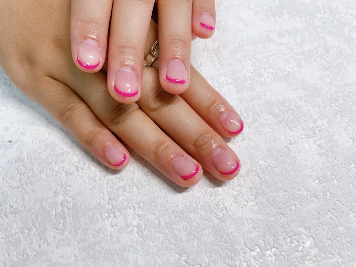 ネイル オーロラネイル フラワーネイル フットネイル フレンチネイル ジェルネイル mogunail &blowのネイルデザイン