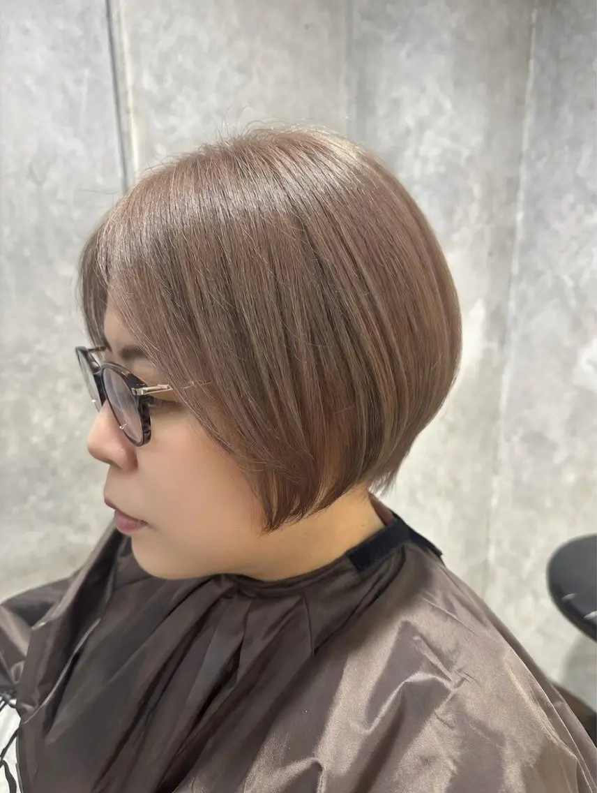 ショート カラー グレージュ 髪質改善/レイヤー カット☻岩本栄輝のヘアスタイル