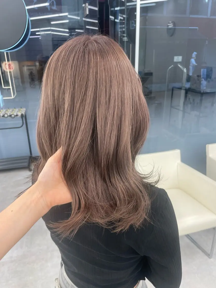 ミディアム カラー ヘアアレンジ ヘアカラー トリートメント 【Sweep】おじま のぞみのヘアスタイル
