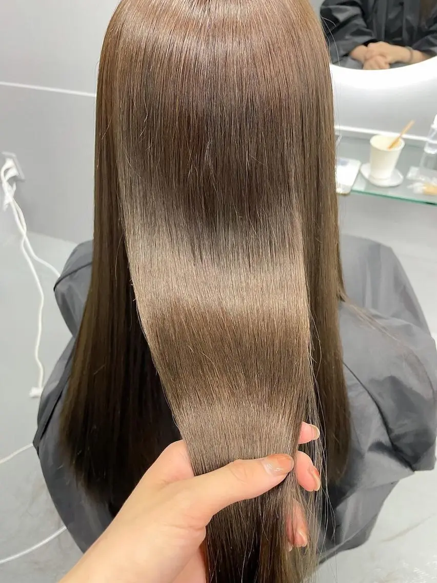 ［ご新規様限定クーポン］似合わせカット+酸性ストレート+カラー+4stepトリートメントの写真