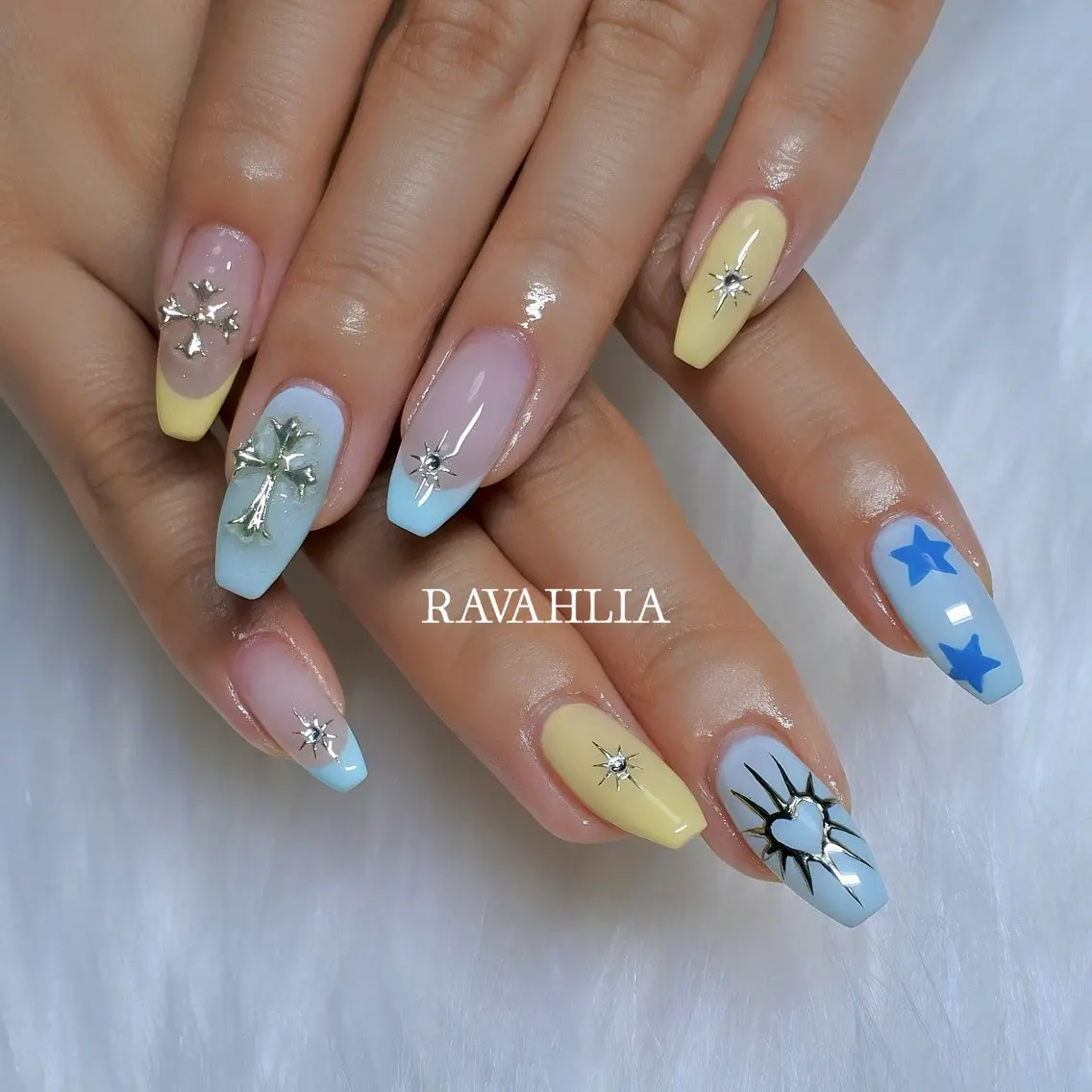 ネイル ハンドネイル nail room RAVAHLIAのネイルデザイン