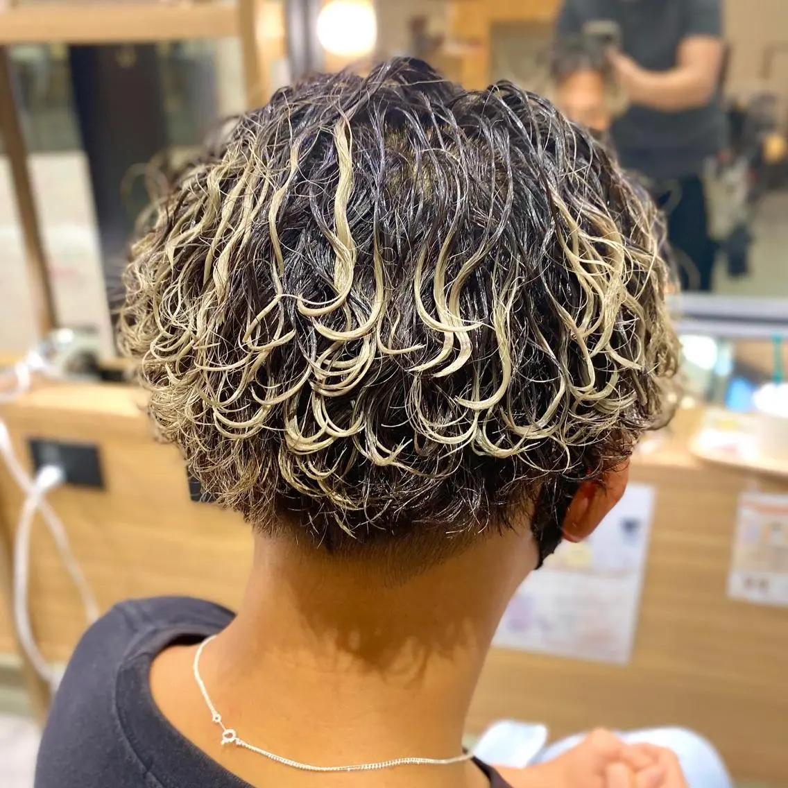 ミディアム カラー パーマ メンズ unopulir 景山 凌のヘアスタイル