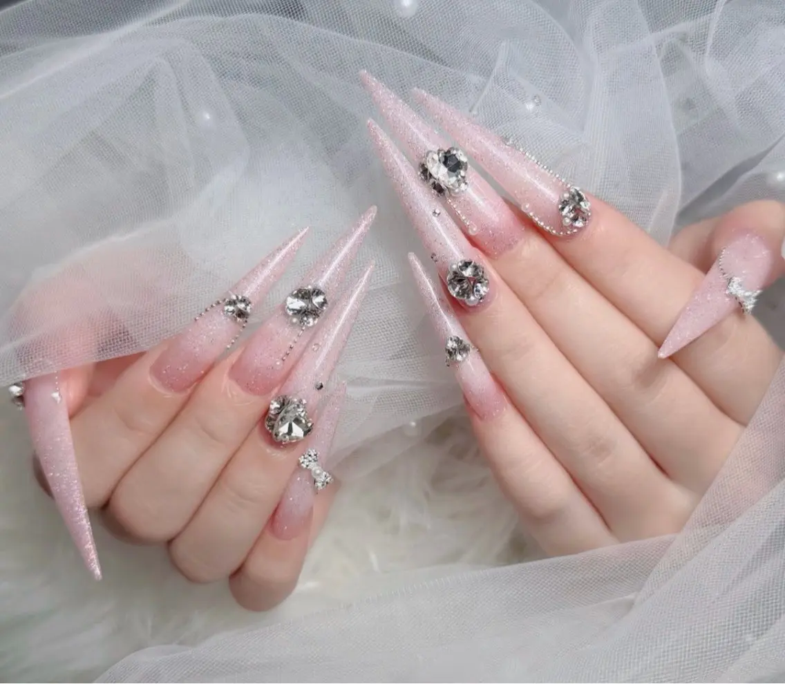 ネイル アートネイル ボルドー フレンチネイル ジェルネイル 氷ネイル・うるうるネイル ハンドネイル Julie NailSalonのネイルデザイン