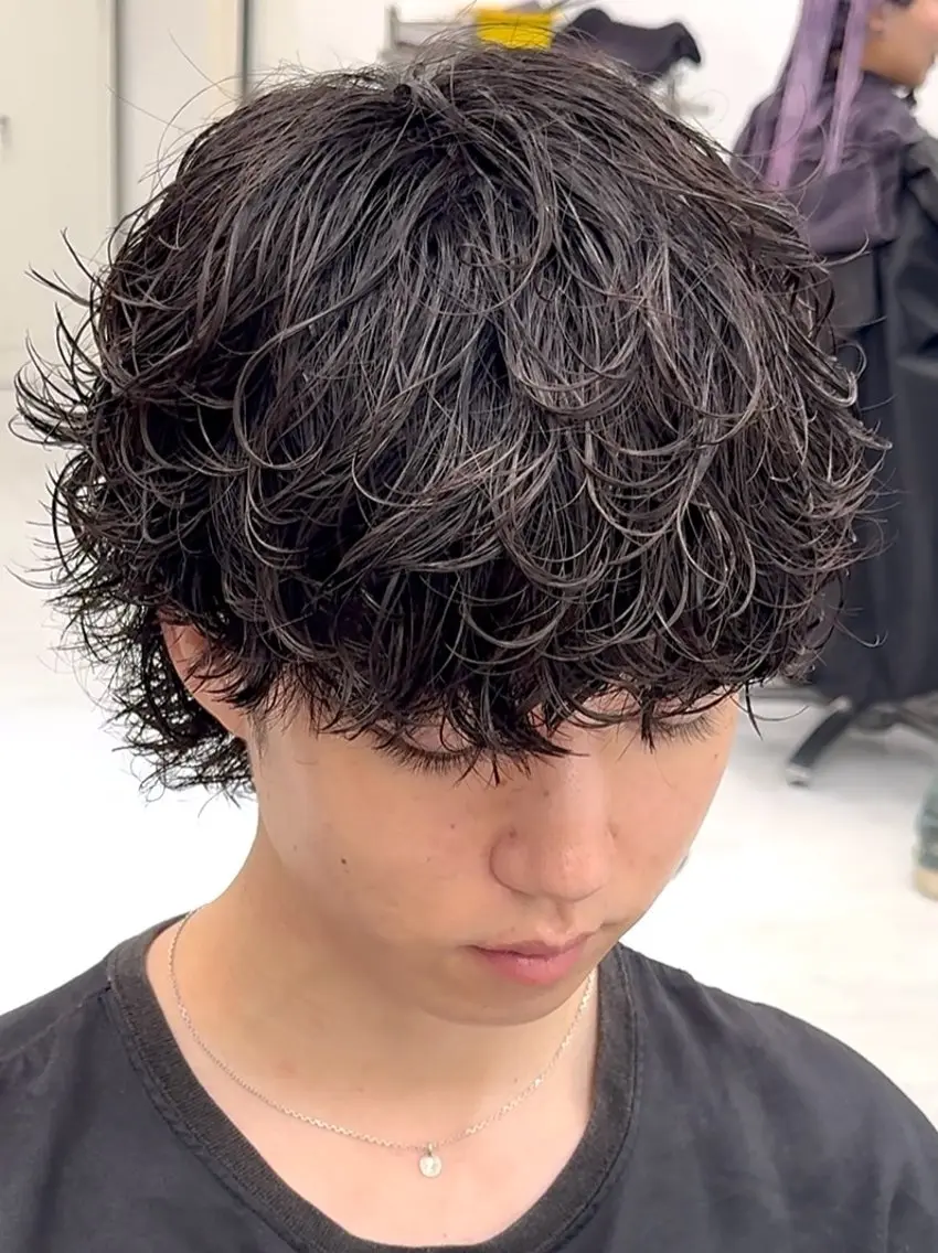 ショート パーマ メンズ カット パーマ 岩城 滉成のヘアスタイル