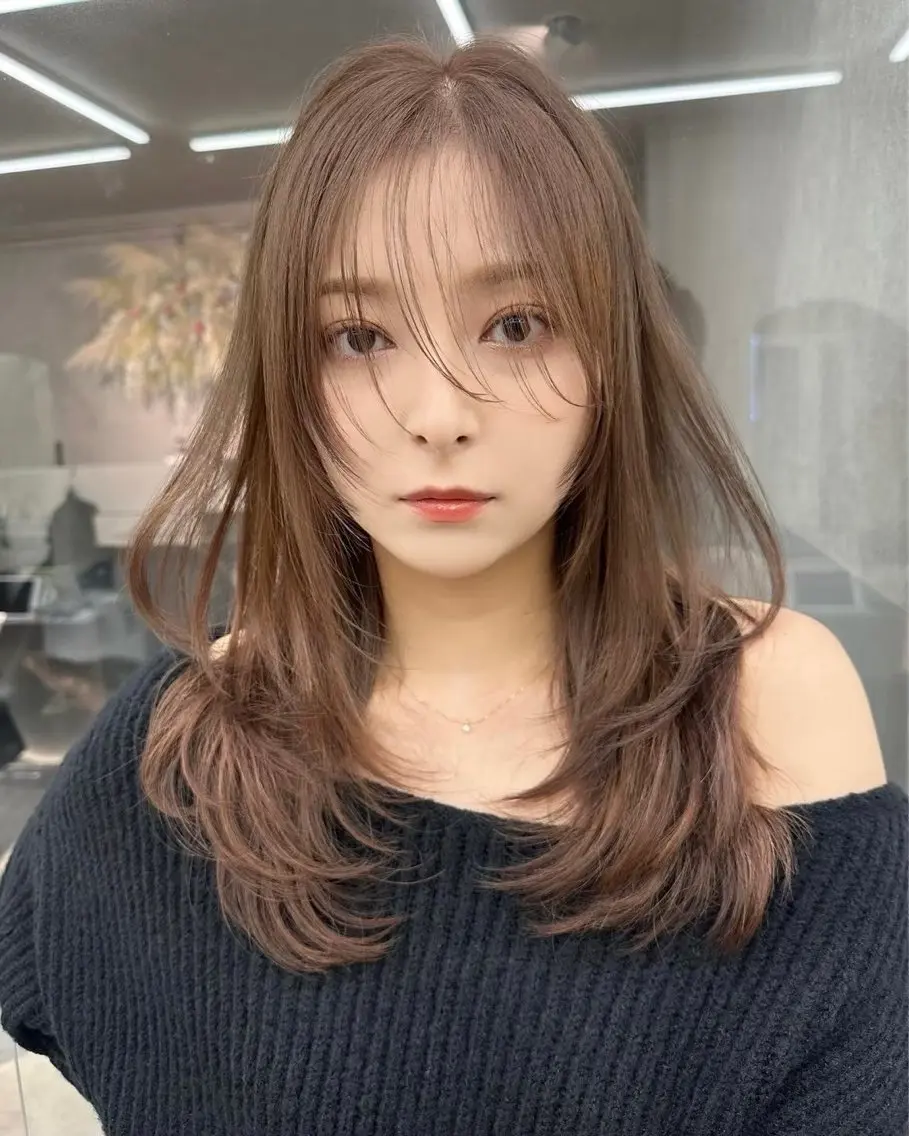 ロング レイヤーカット ヘアカラー 縮毛矯正/髪質改善 🌟本郷壮一郎のヘアスタイル