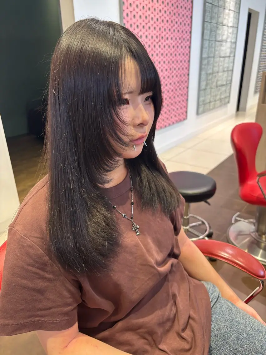 セミロング レイヤーカット 渡部 優衣のヘアスタイル