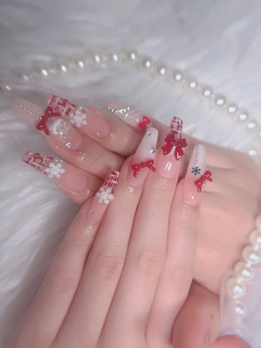 ネイル フレンチネイル ジェルネイル ガラスフレンチ ハロウィン ハート ハンドネイル H.baby Nail Salonのネイルデザイン
