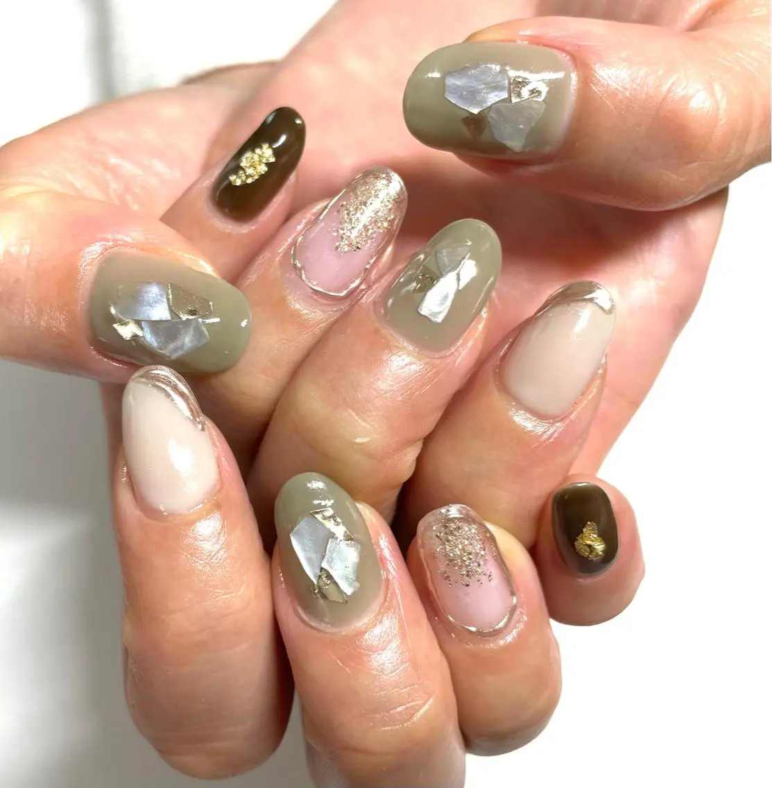 ネイル ラメ(グリッター) ミラーネイル le_rire _nailのネイルデザイン