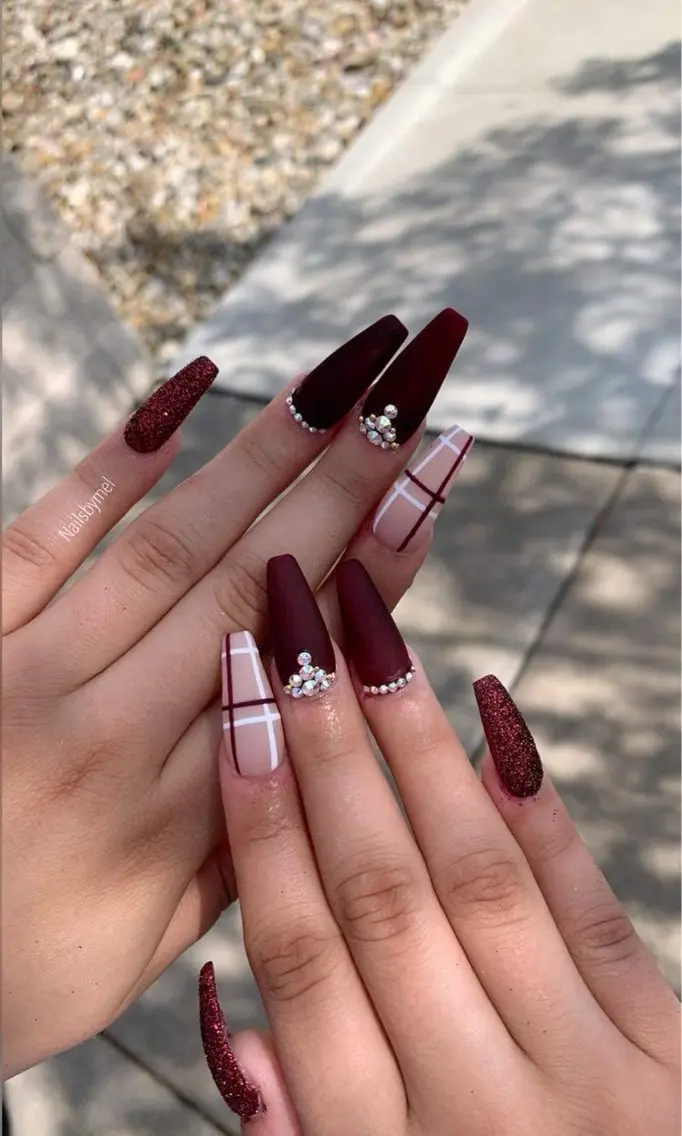 ネイル グラデーション キラキラネイル ワンカラーネイル 冬ネイル Jenn Nail Salonのネイルデザイン