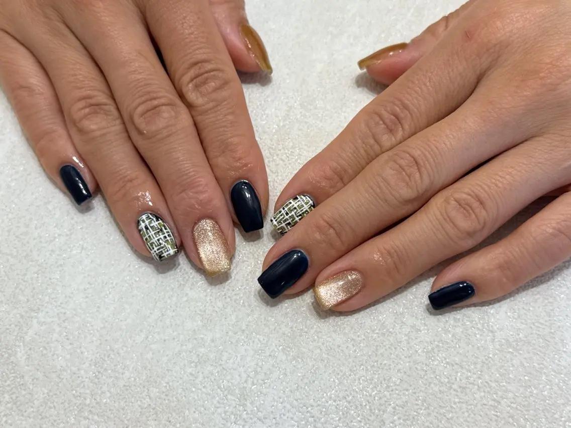 ネイル オーロラネイル フットネイル フレンチネイル ジェルネイル マグネットネイル mogunail &blowのネイルデザイン