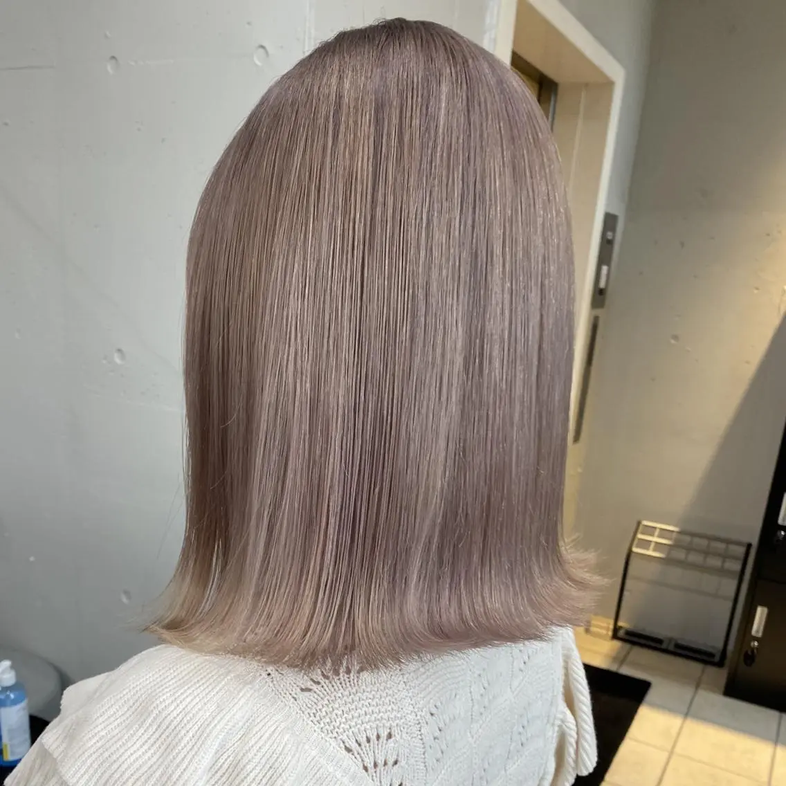 カラー ベージュカラー ブリーチ ケアブリーチ 透明感カラー ミルクティーベージュ ヘアカラー トリートメント ハイトーン😺艶 ✨ブリーチ✨透明感のヘアスタイル