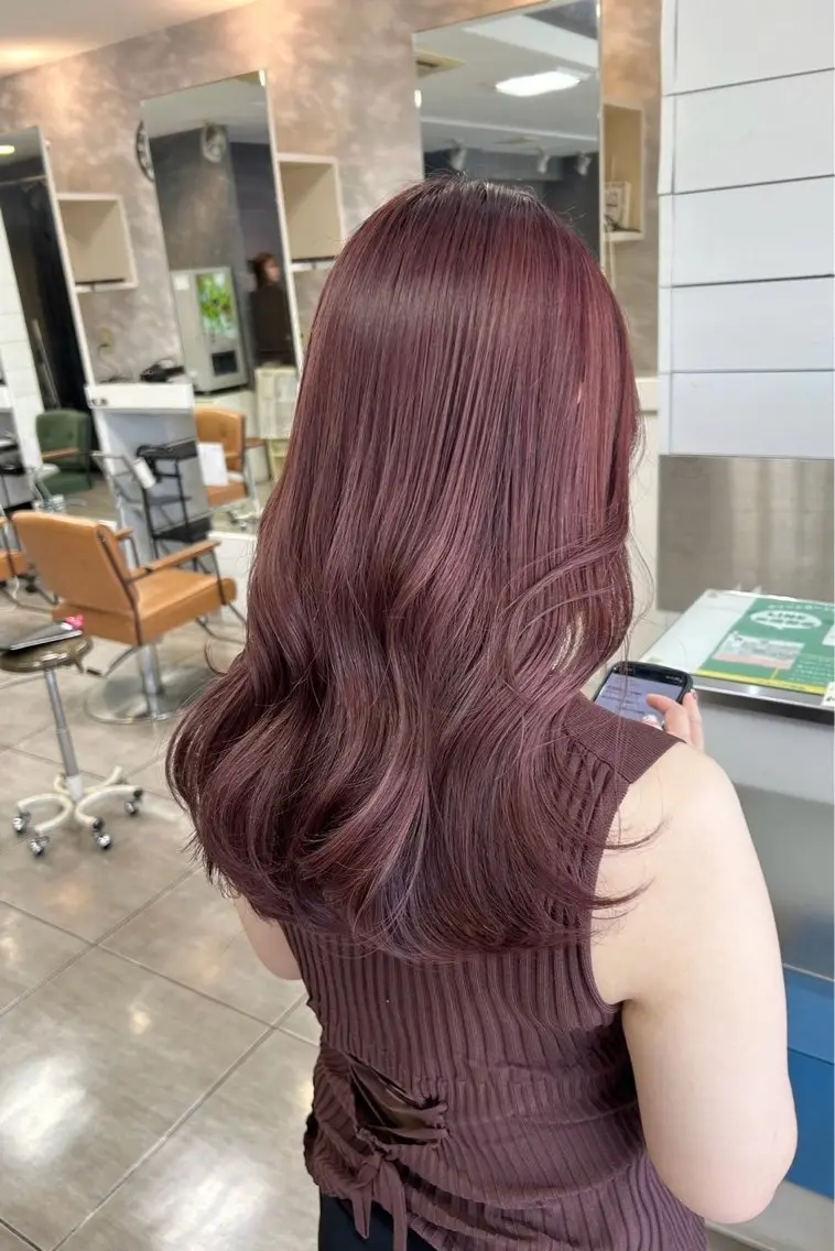セミロング パープルカラー カット ヘアカラー 🫧艶髪カラー🫧 森本くるみのヘアスタイル