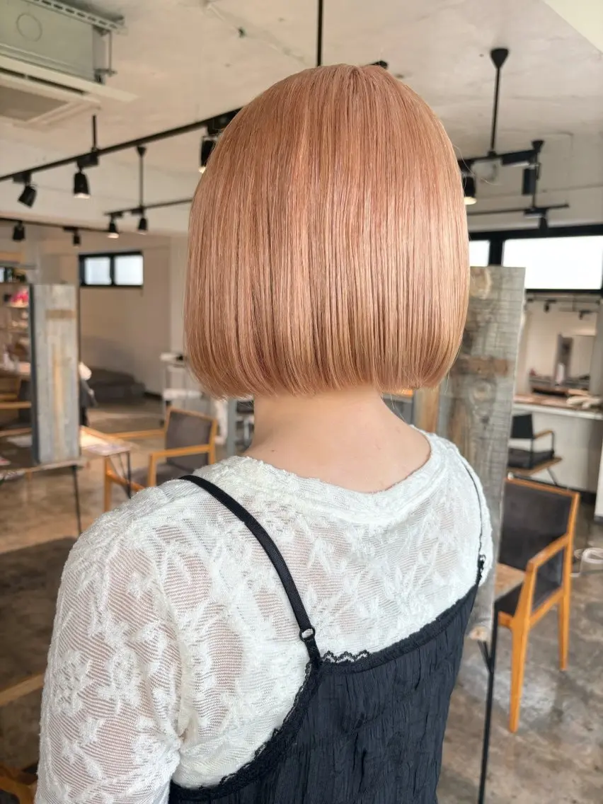 ミディアム カラー ベージュカラー ブリーチ ダブルカラー ミルクティーベージュ オレンジ 暖色カラー🍒 ケアブリーチ/akiのヘアスタイル