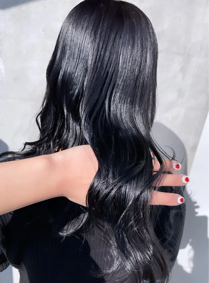 セミロング カラー 黒髪 ブルーカラー ブルーブラック ラベンダーカラー ayaka |トレンドヘアのヘアスタイル