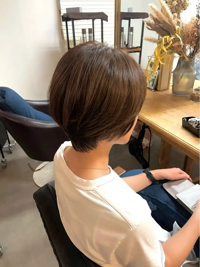 ショート ショートヘア 縮毛矯正✨グレー ジュカラー✨MOEのヘアスタイル