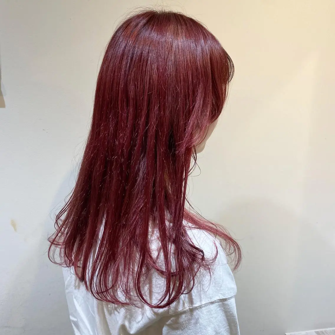 ロング カラー ヘアアレンジ ブリーチ レッドカラー 伊藤 玲衣のヘアスタイル