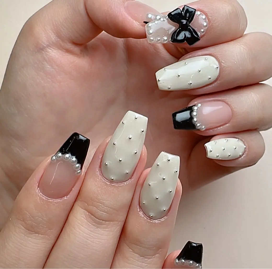 ネイル フレンチネイル ジェルネイル 韓国ネイル マグネットネイル ネイルチップ Rin Nail 新大久保店のネイルデザイン