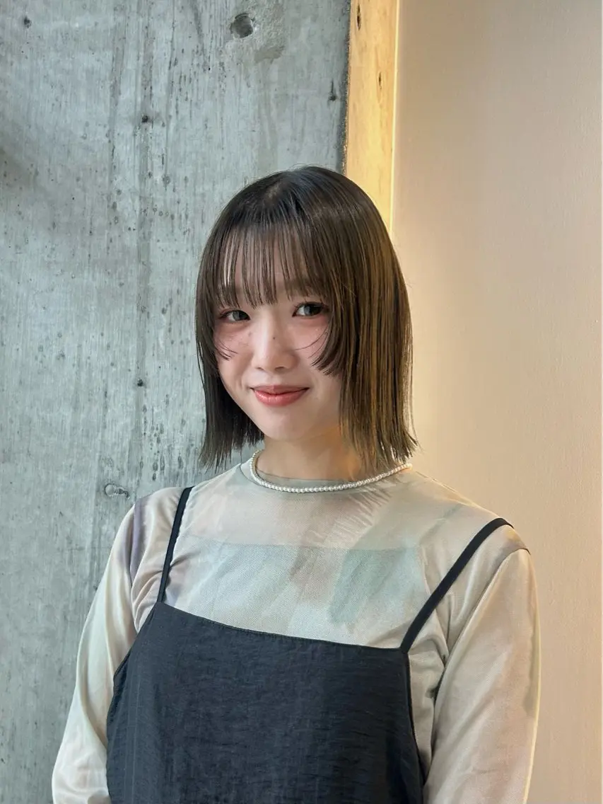 ミディアム カラー 顔周りカット カット トリートメント 鈴木 よつはのヘアスタイル
