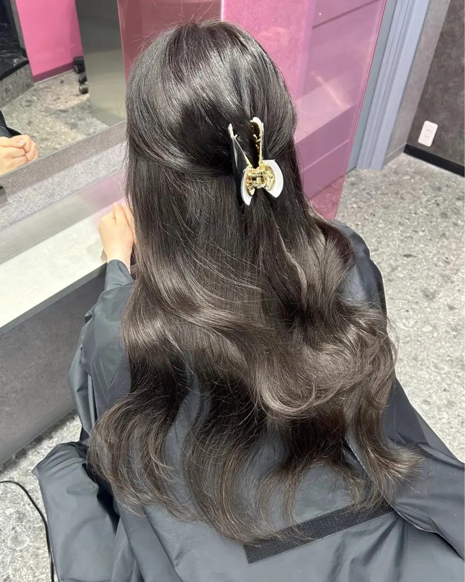 ロング カラー ブラウンカラー ダークブラウン エクステ nanaka 🤍韓国ワンホンヘアのヘアスタイル