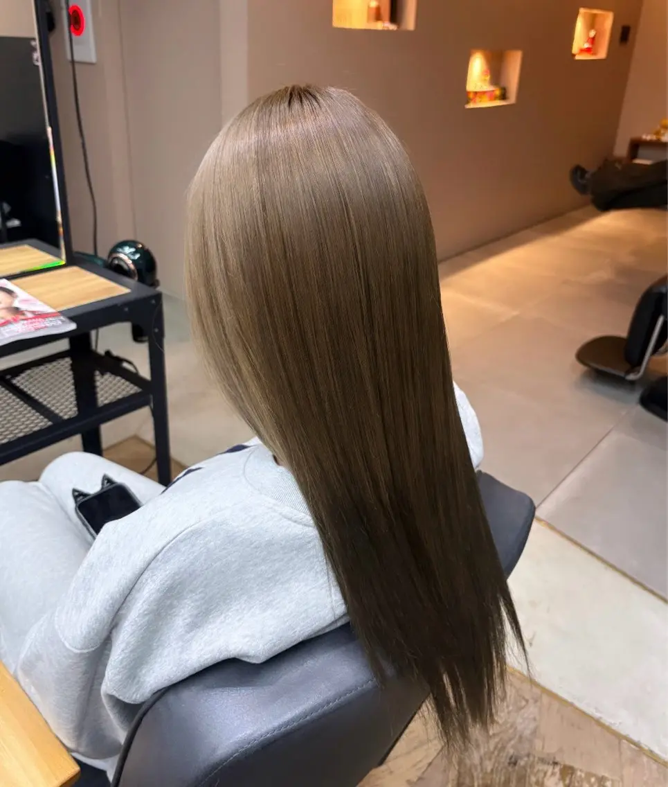 ロング カラー ヘアカラー トリートメント 𝐤𝐢𝐧𝐚♡/ 京都/ 透明感カラーのヘアスタイル