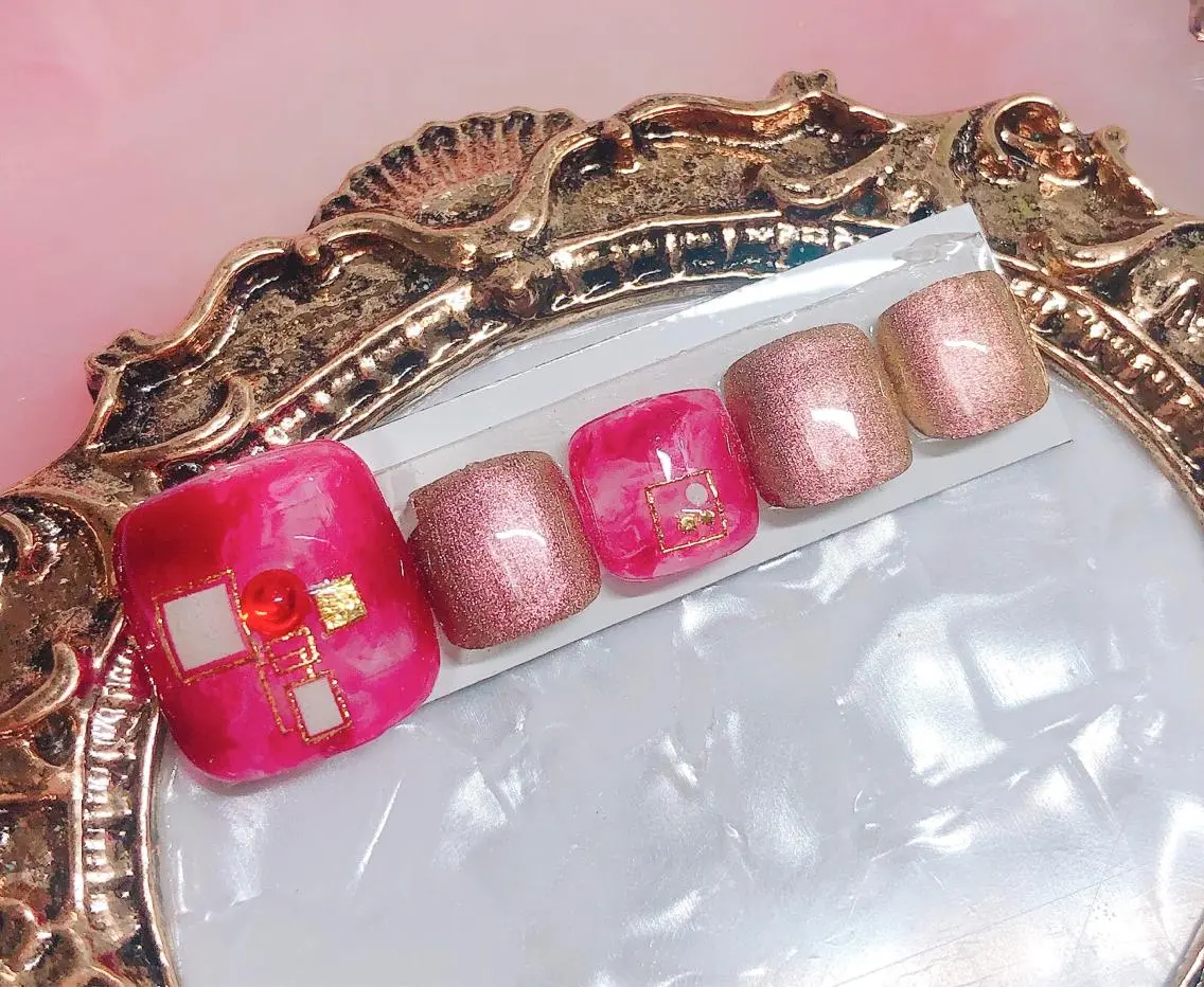 ネイル フットネイル フットネイル CROWN プライベートサロンのネイルデザイン
