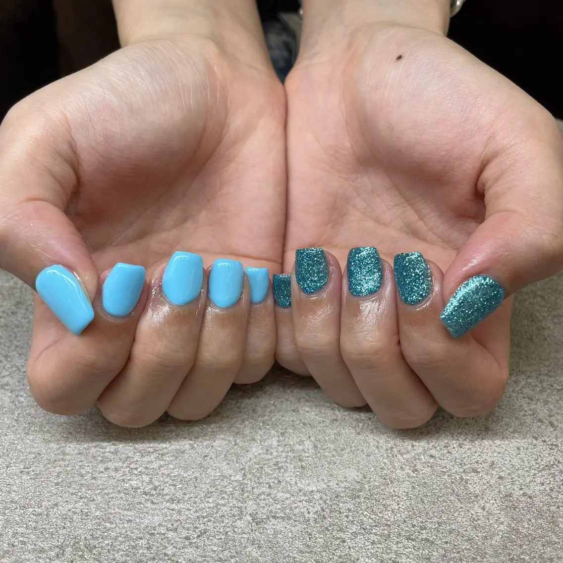 ネイル ブルー ラメ(グリッター) MAXKELLY EMIのネイルデザイン