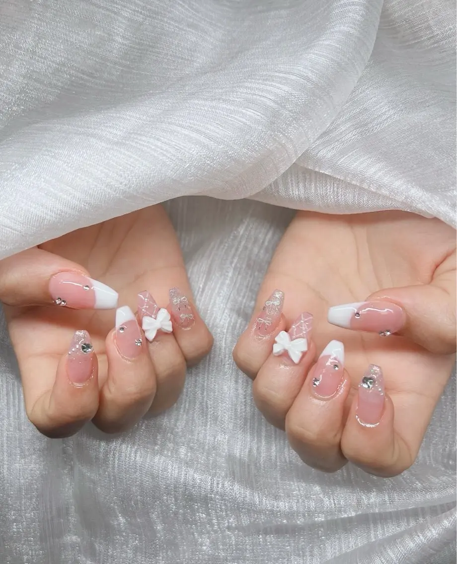 ネイル 長さ出し グラデーション 卒業式 キラキラネイル マグネットネイル ハンドネイル Lee Nails チップ長さだし専門店のネイルデザイン