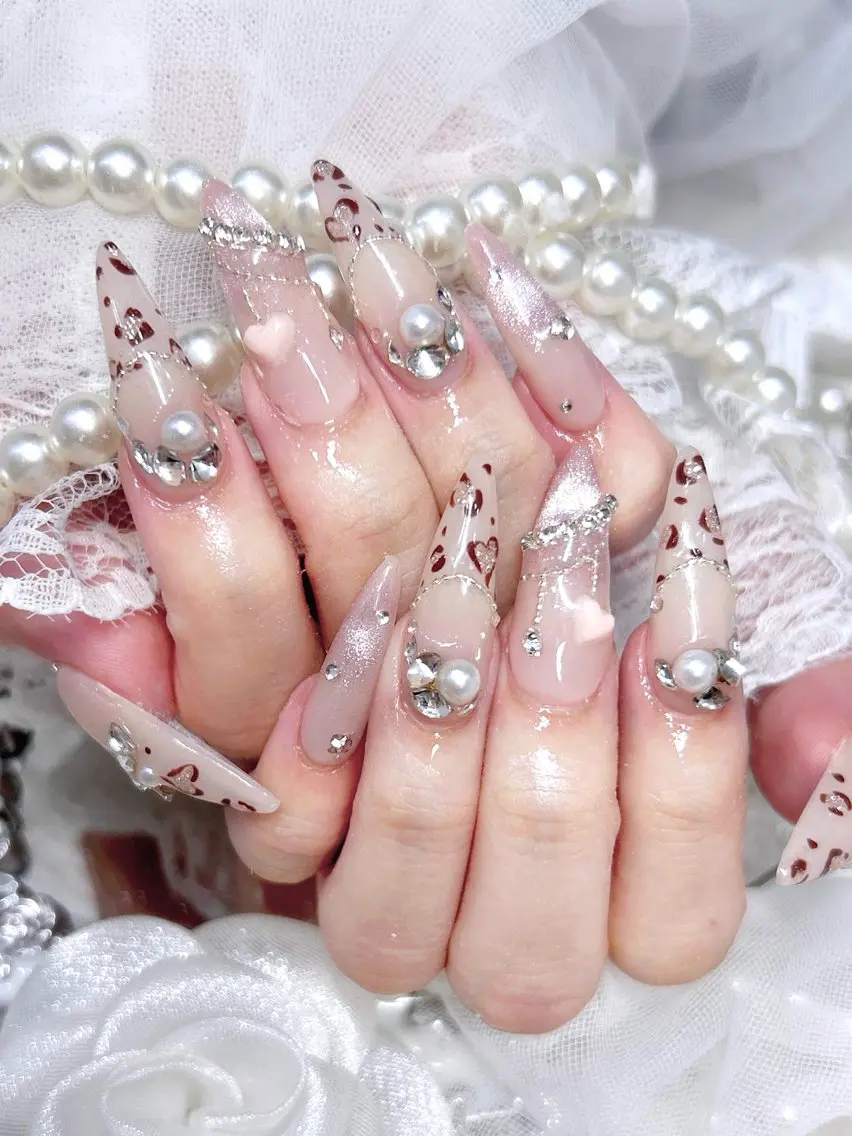 ネイル ハンドネイル ️🫧みつき/ 渋谷/痛ネイル️🫧のネイルデザイン
