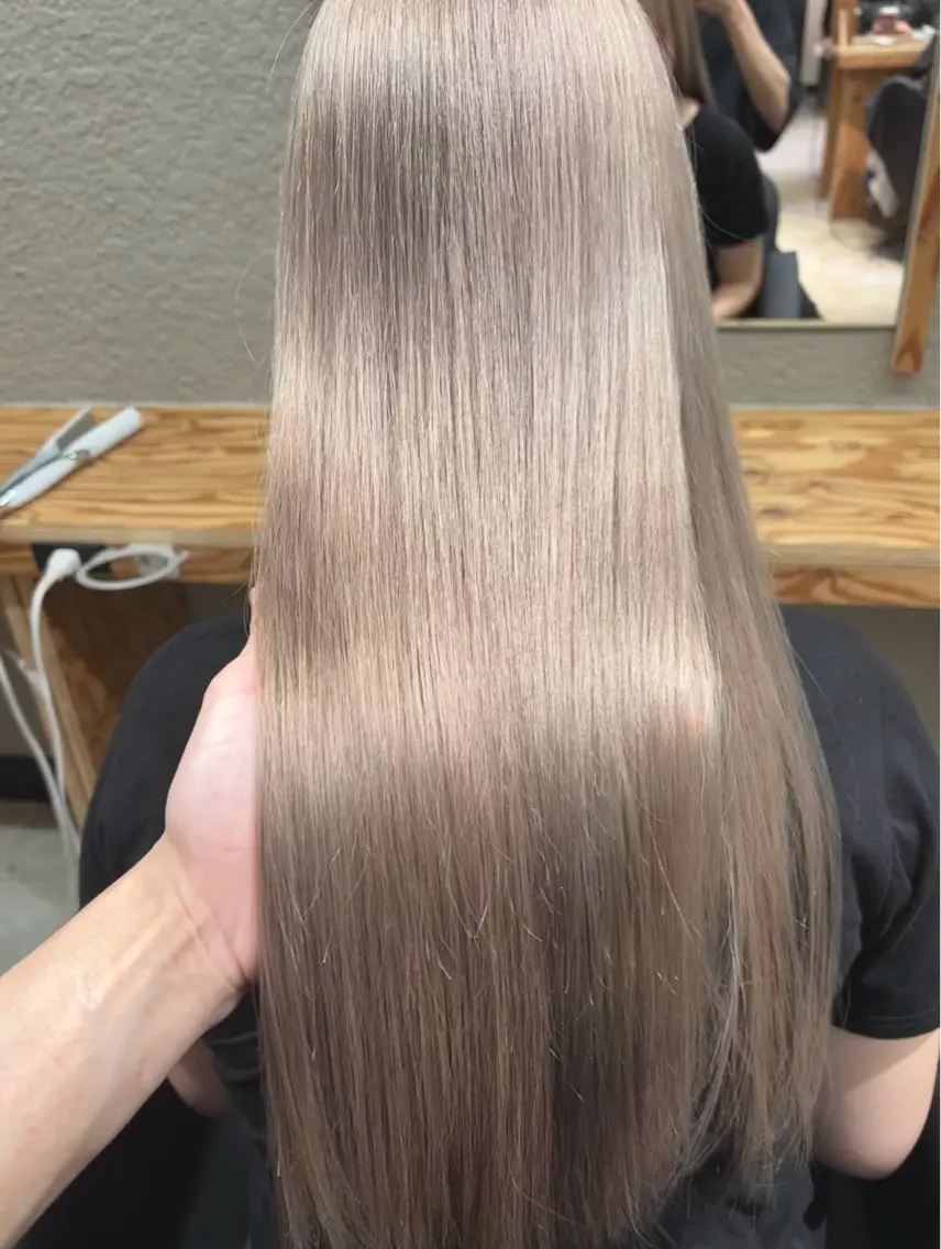 艶髪ホワイトカラーへ🤍トリプルカラークーポン💗⠀ケアブリーチ×2回+艶髪髪質改善トリートメント✨️の写真