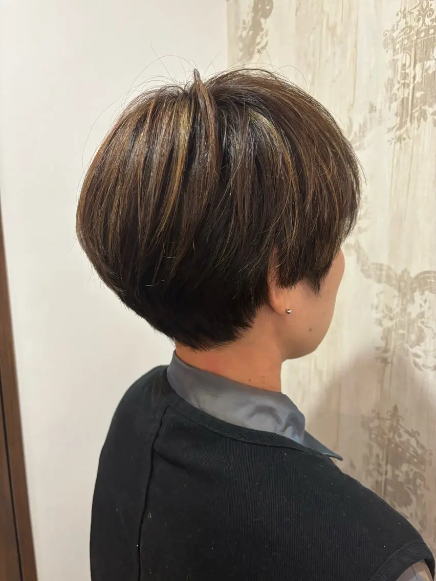 ショート ショートヘア 伊東 彩花のヘアスタイル