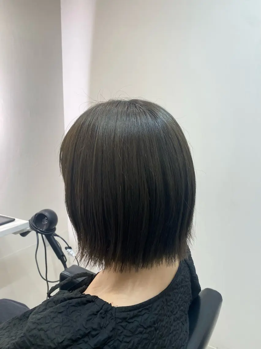 ショート カラー ベージュカラー オリーブベージュ 韓国🇰🇷艶髪 ケアカラーSHURIのヘアスタイル