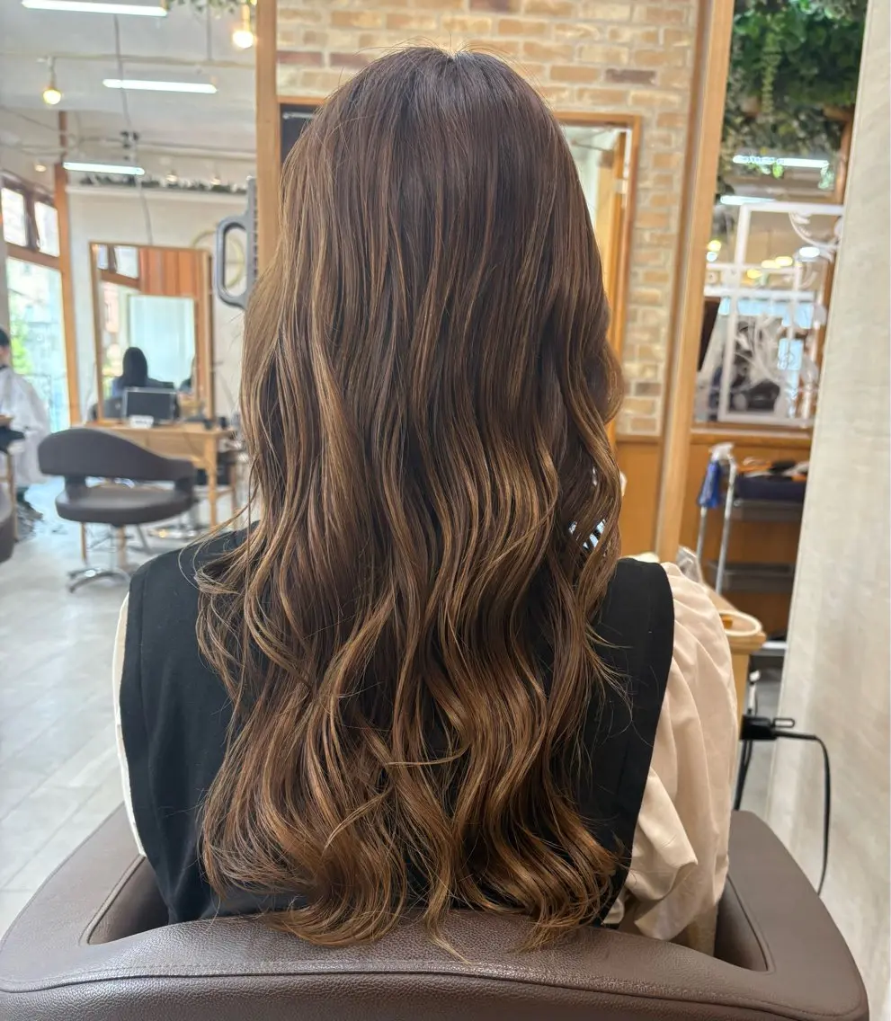 ロング カラー ヘアカラー トリートメント 佐藤 遥菜のヘアスタイル