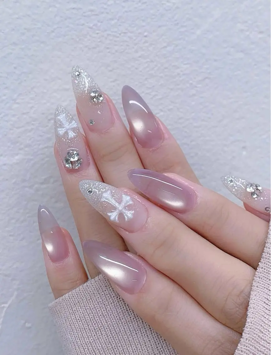 ネイル オーロラネイル 長さ出し フットネイル フレンチネイル ジェルネイル sora ❄️のネイルデザイン