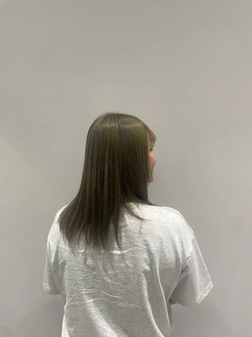 セミロング ヘアカラー 🎀 三浦 夢花のヘアスタイル