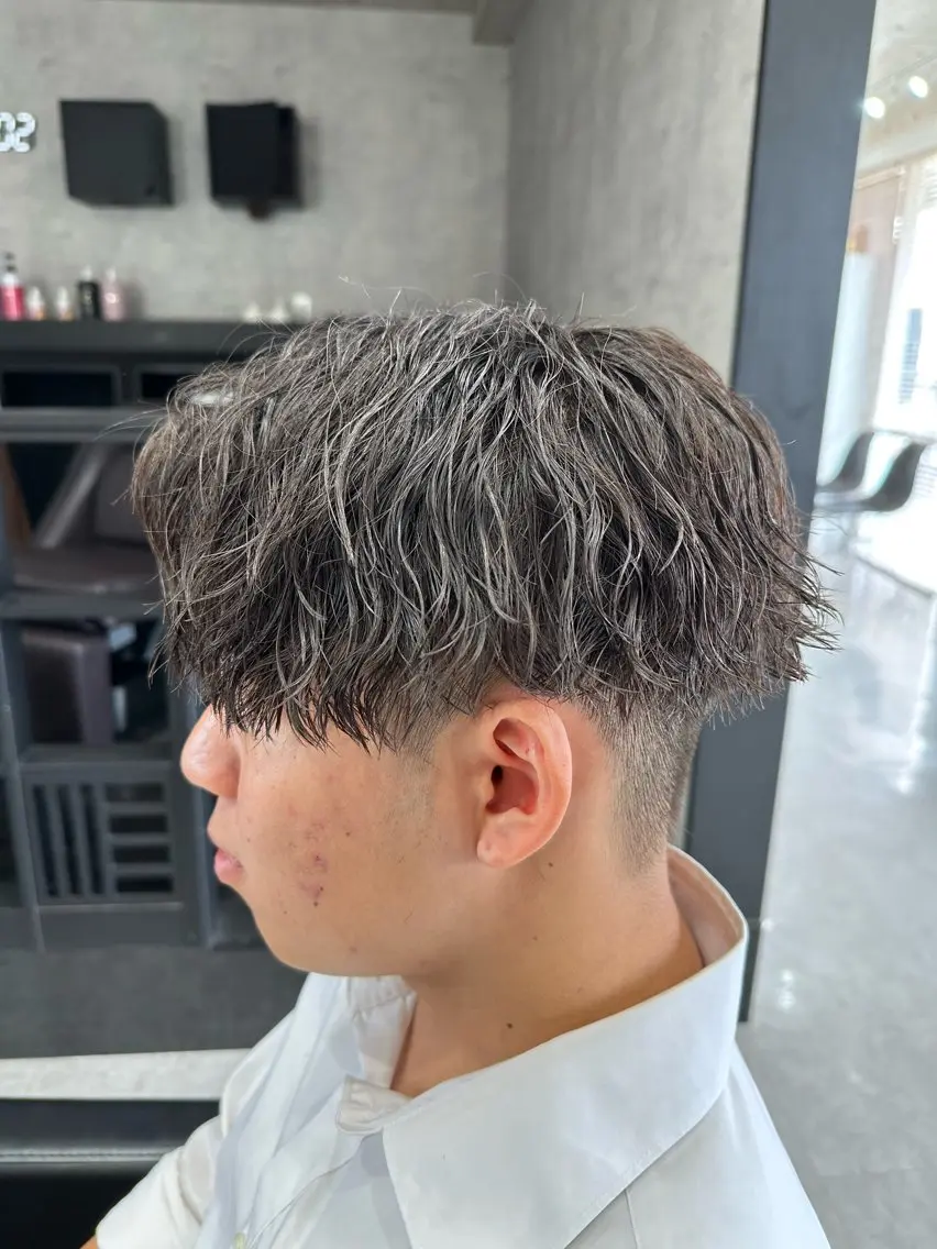 ショート パーマ メンズ メンズパーマ ツイストスパイラルパーマ スパイラルパーマ ユウ🪄 パーマ指名No1のヘアスタイル